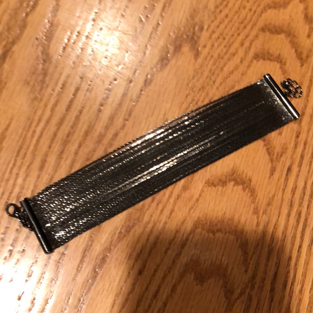 Elegant black shimmer bracelet